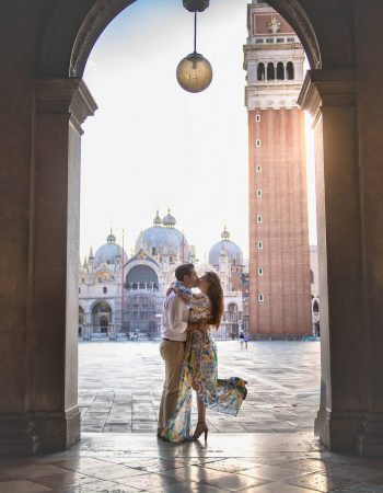 Surprise proposal above Rialto Bridge, one of the best places to propose in Venice.