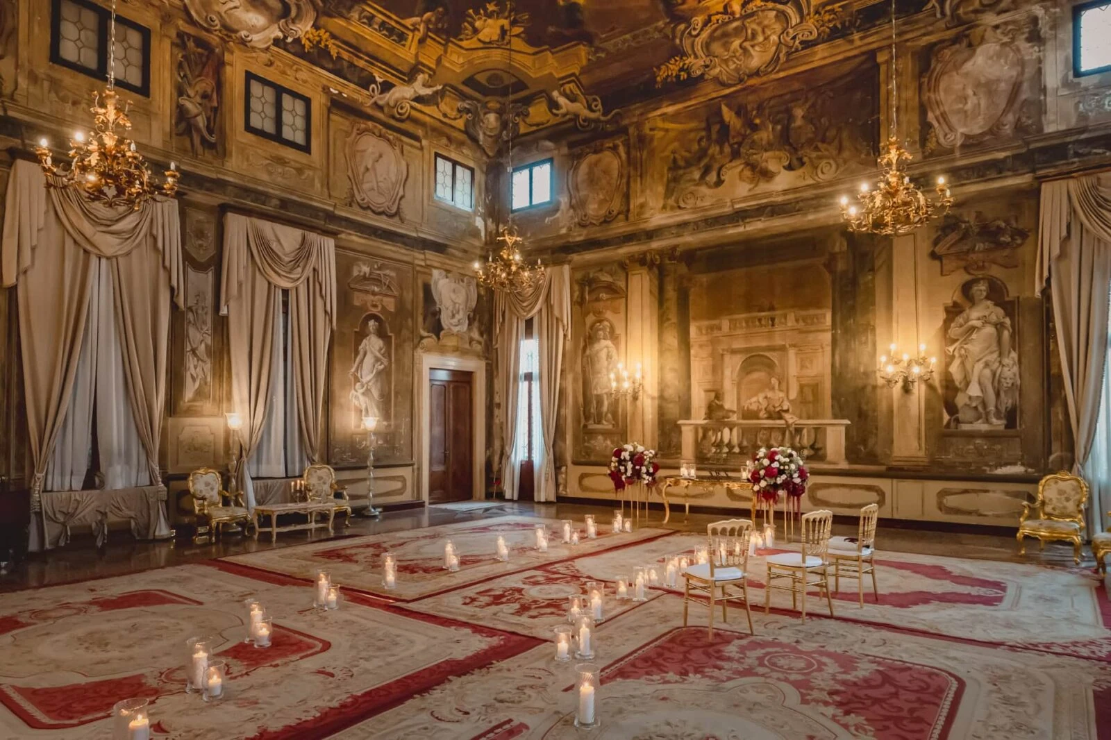 Ca’ Sagredo, a Venice iconic location for wedding with a frescoed ballroom and Grand Canal views.