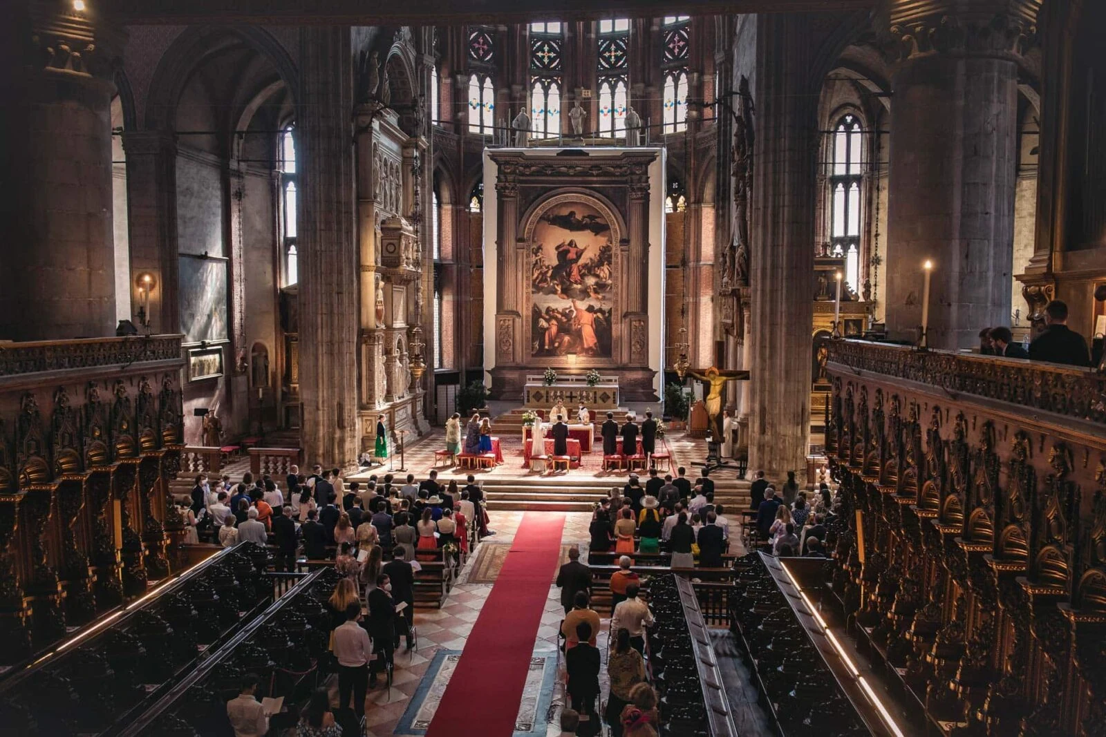 Basilica di Santa Maria Gloriosa dei Frari, a Venice iconic location for wedding with Gothic architecture and grand interiors.