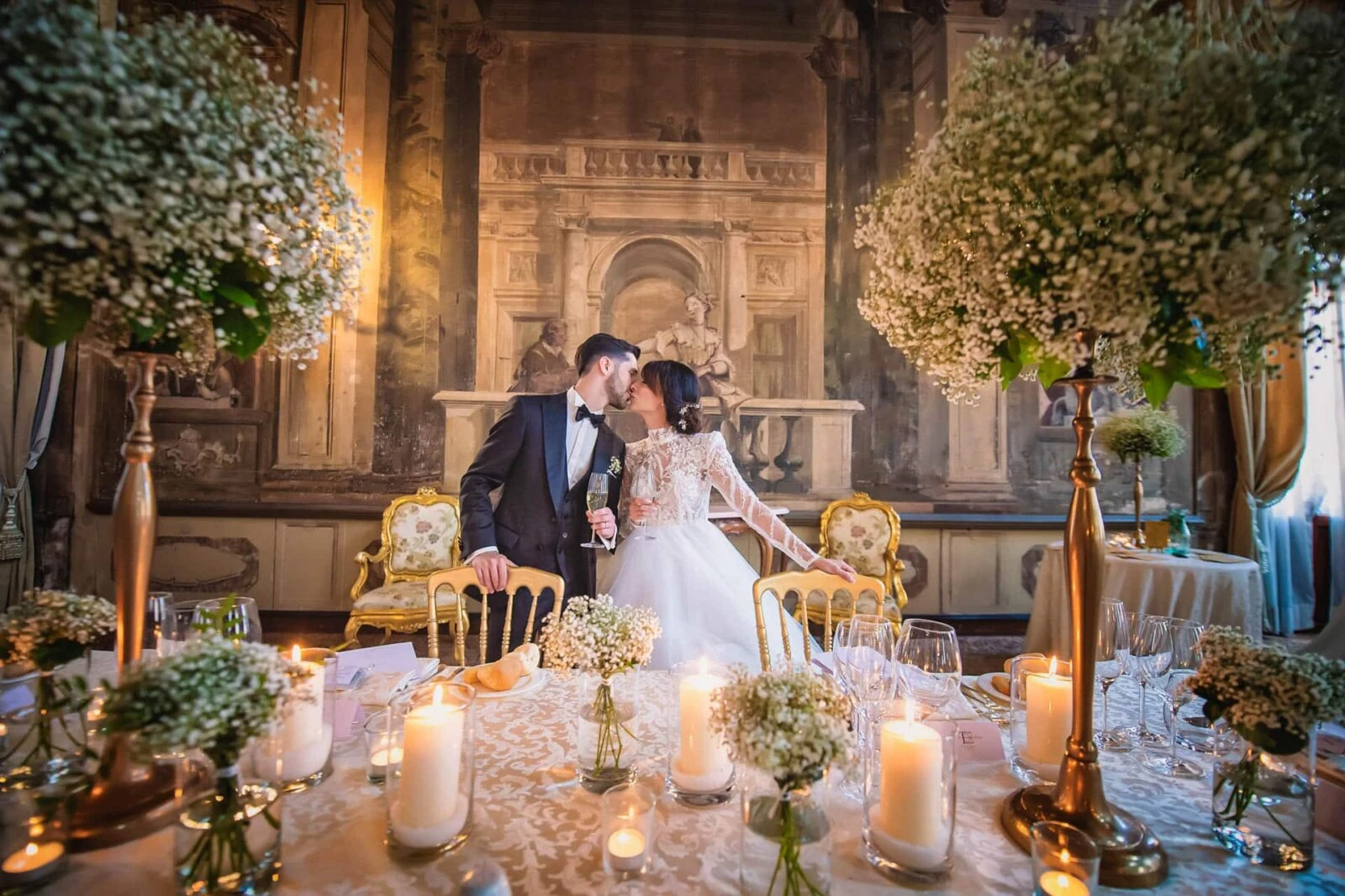 Luxurious wedding reception in a stunning Venetian palace.