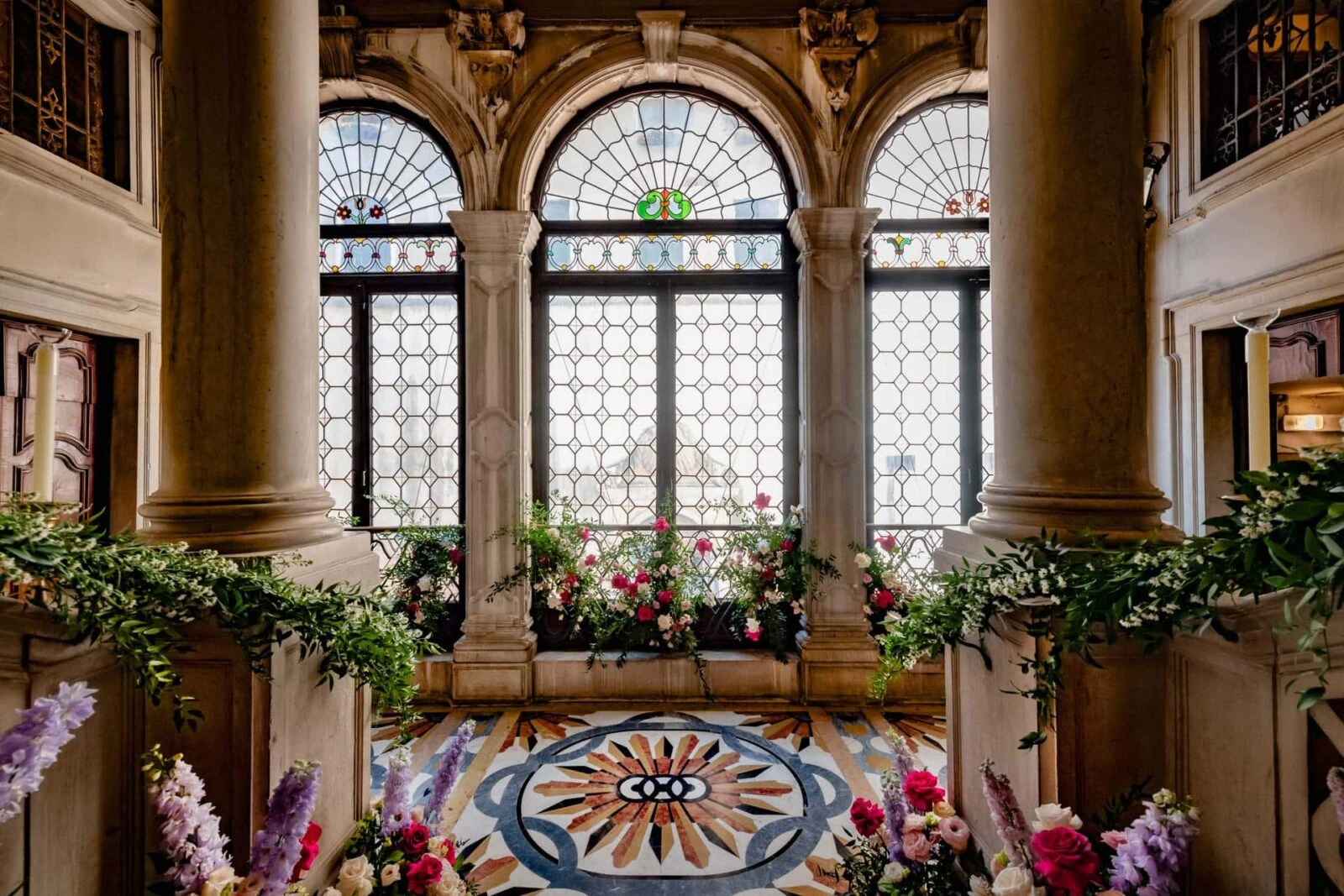 Elegant wedding reception at Pisani Moretta, a historic Venetian palace.
