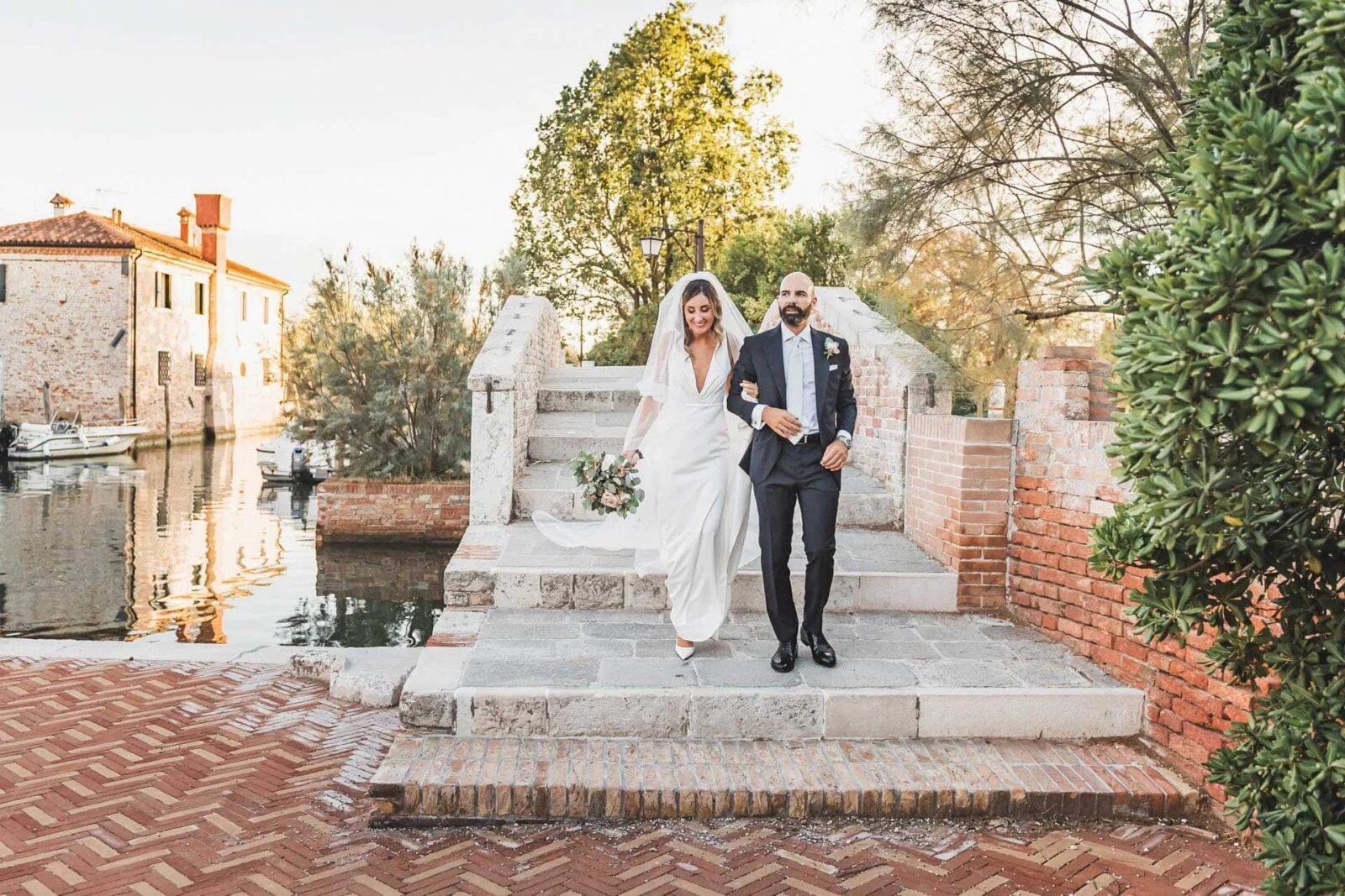 Intimate wedding ceremony in the peaceful island of Torcello.
