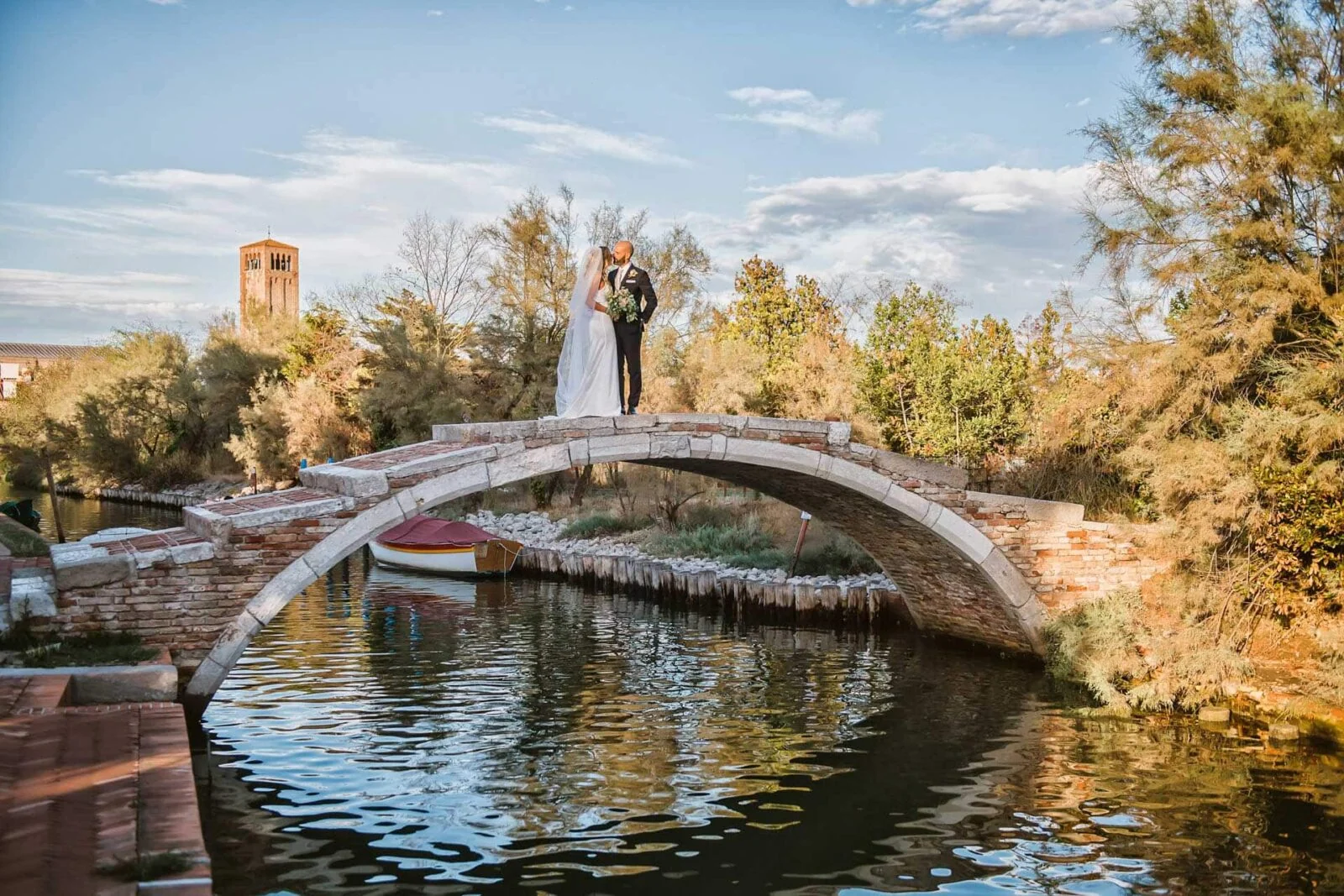 Intimate wedding ceremony in the peaceful island of Torcello.