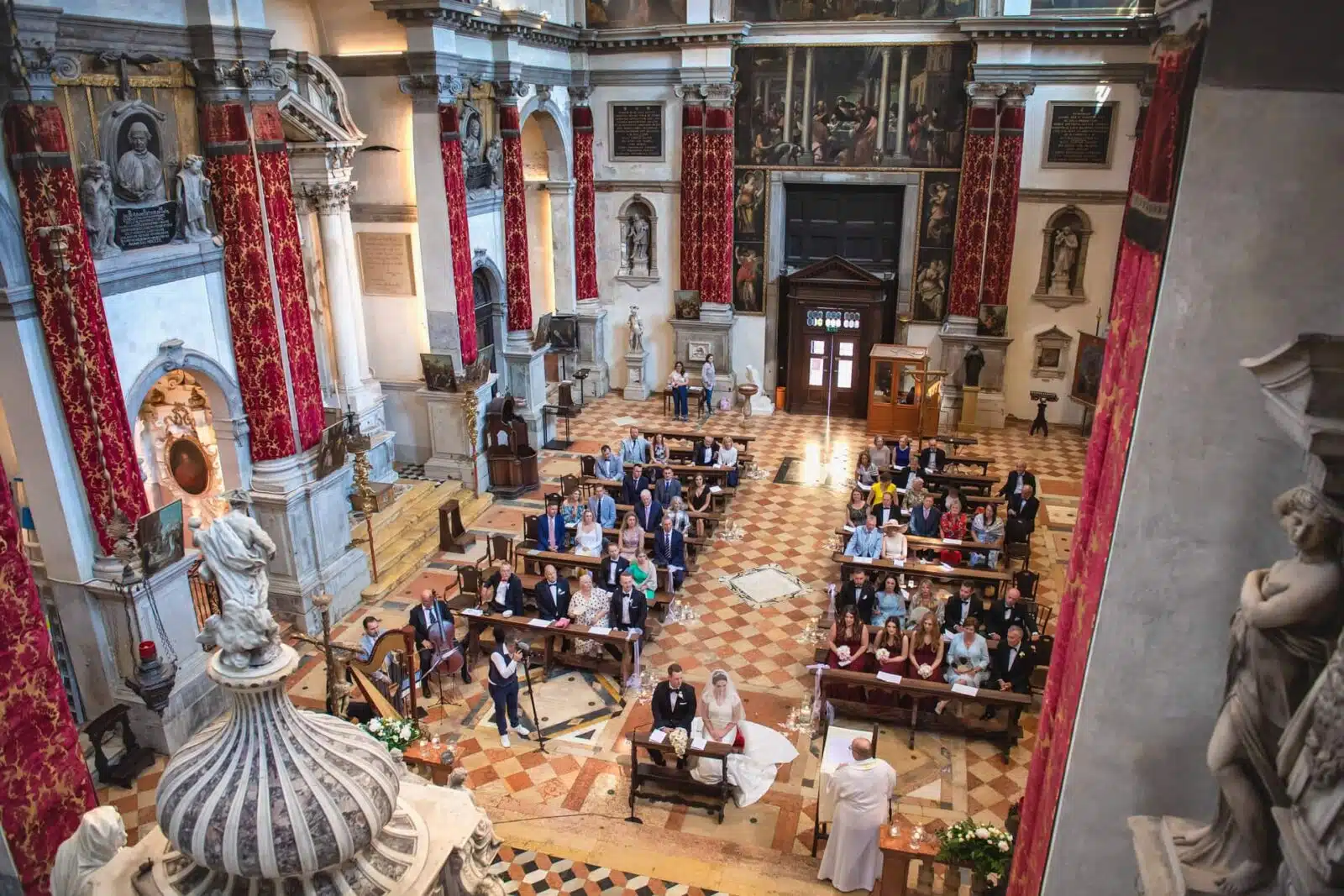 Santa Maria del Giglio, a Venice iconic location for wedding with Baroque architecture and artistic interiors.