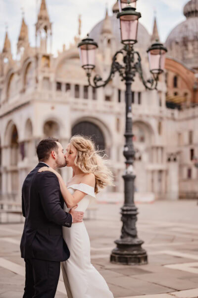 Read more about the article Venice Honeymoon Photographer– Turn Your Trip into a Love Story