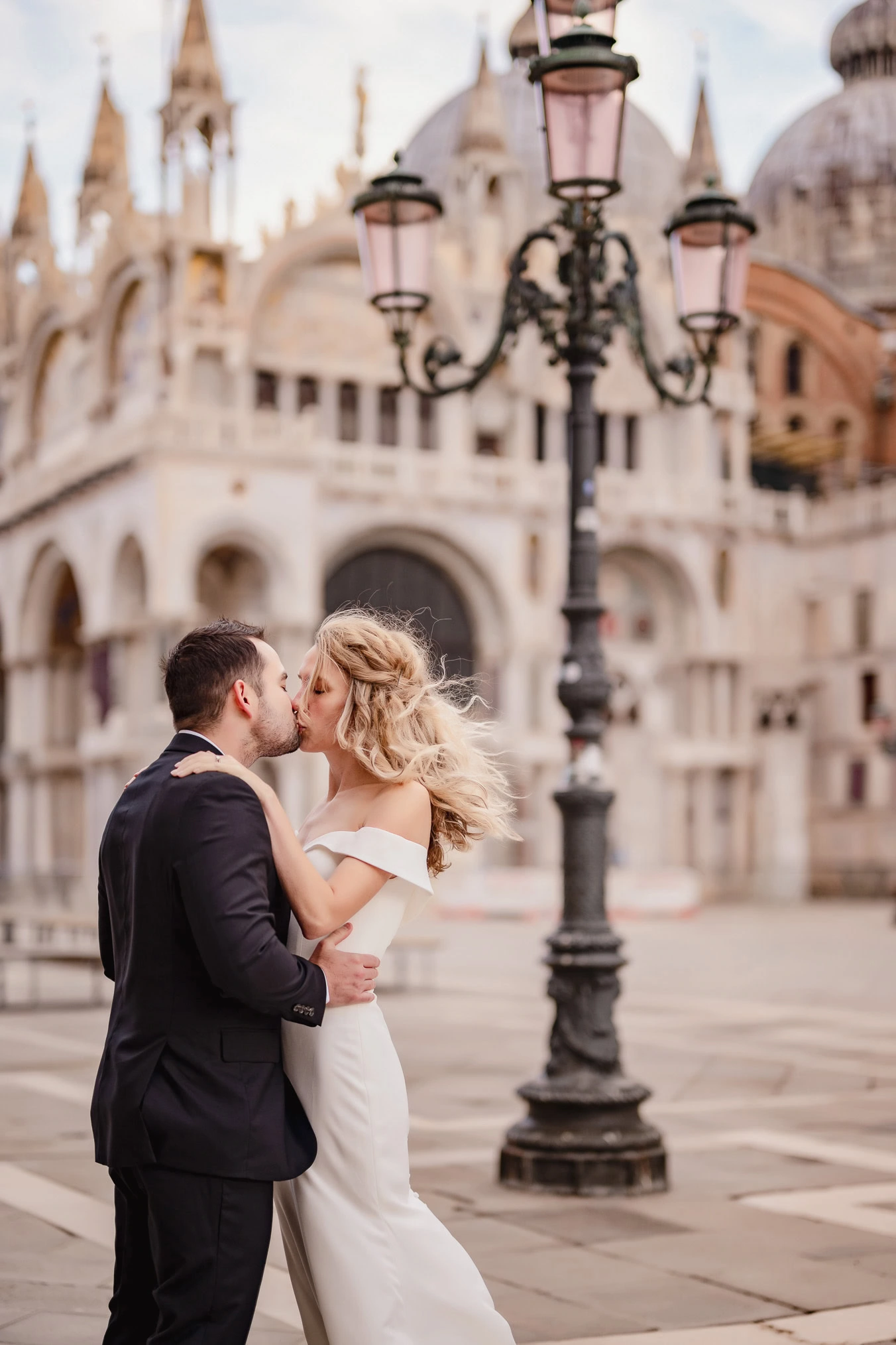 Read more about the article Venice Honeymoon Photographer– Turn Your Trip into a Love Story