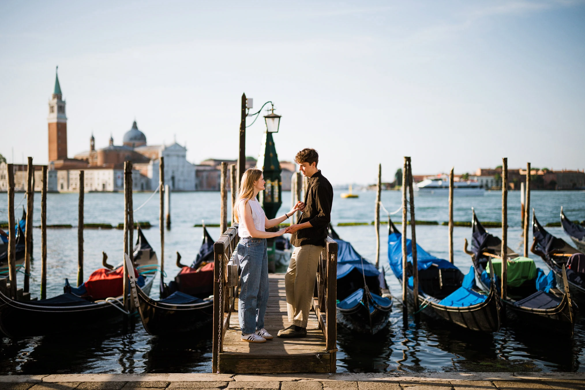 Venice surprise proposal photo by the Riva dei Schiavoni waterfront