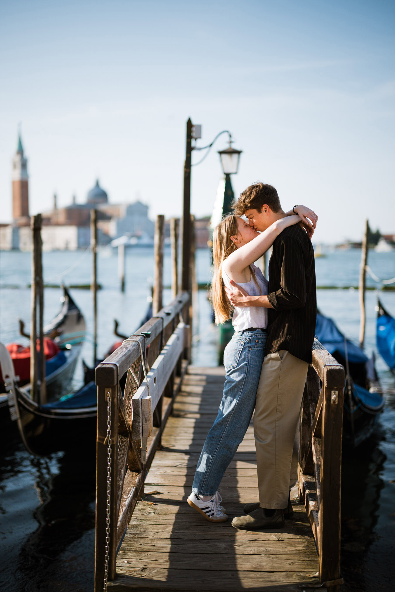Venice surprise proposal photo by the Riva dei Schiavoni waterfront