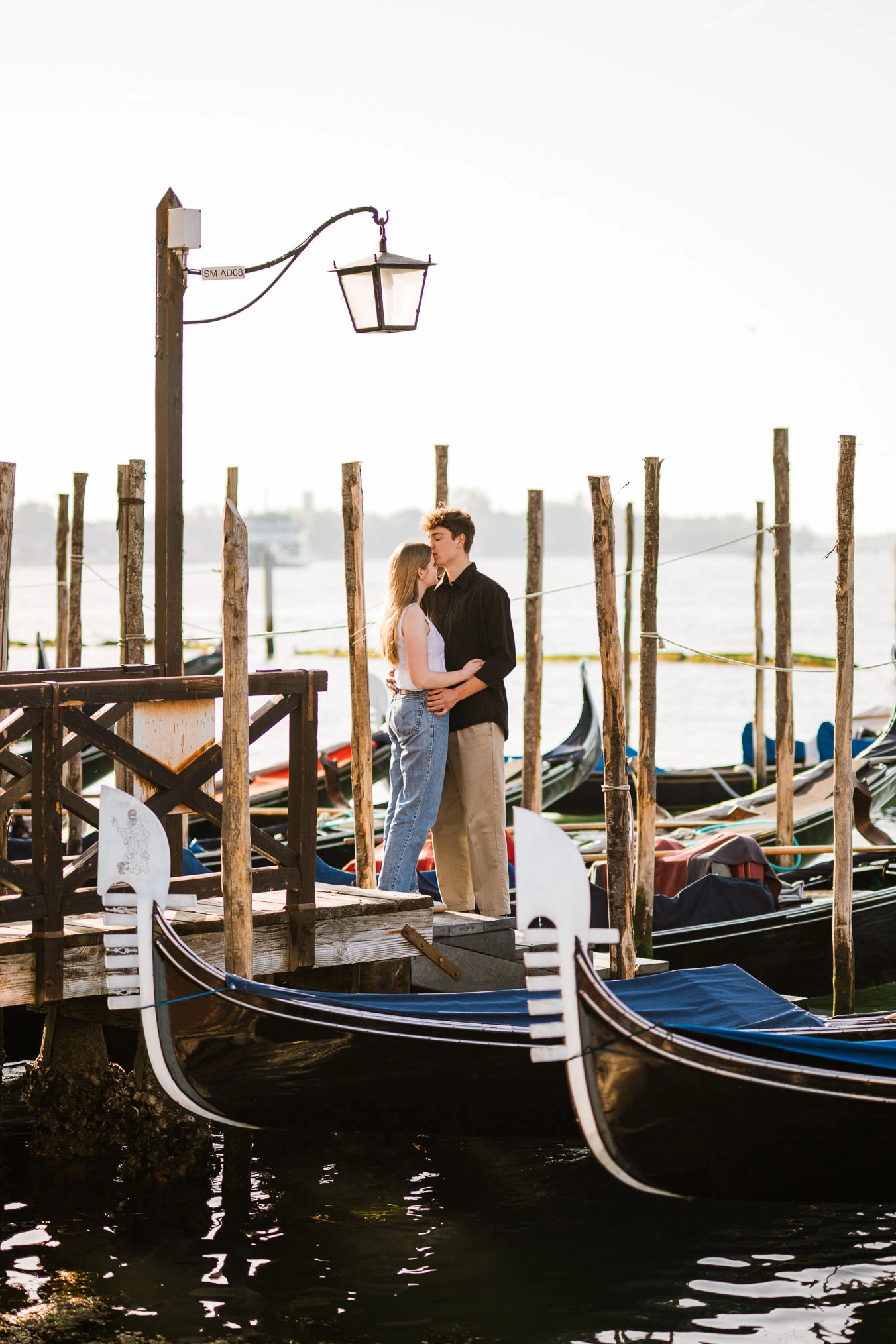 Venice surprise proposal photo by the Riva dei Schiavoni waterfront