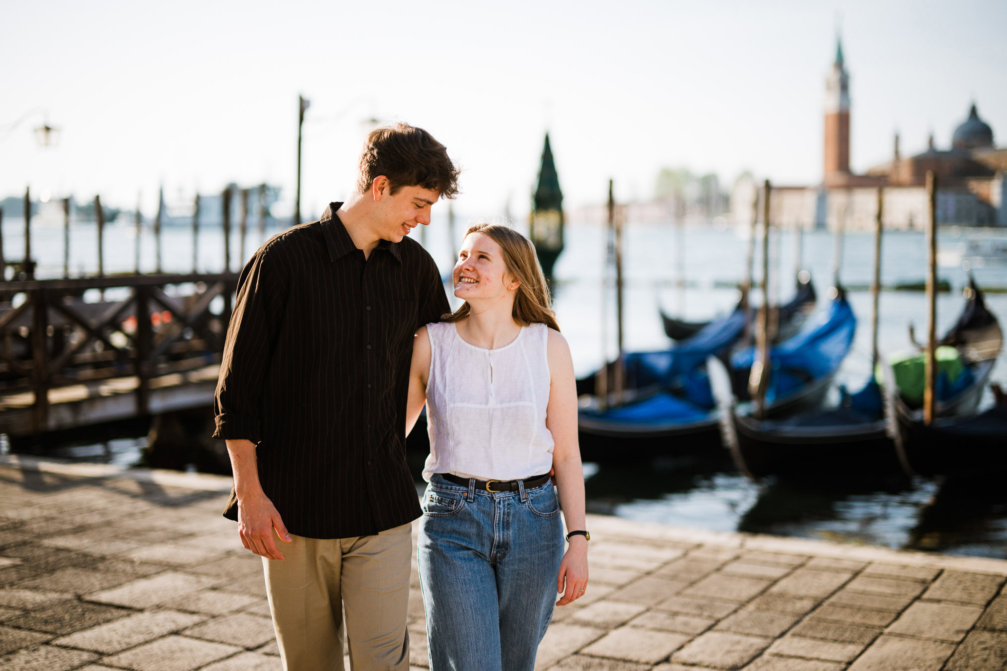 Venice surprise proposal photo by the Riva dei Schiavoni waterfront