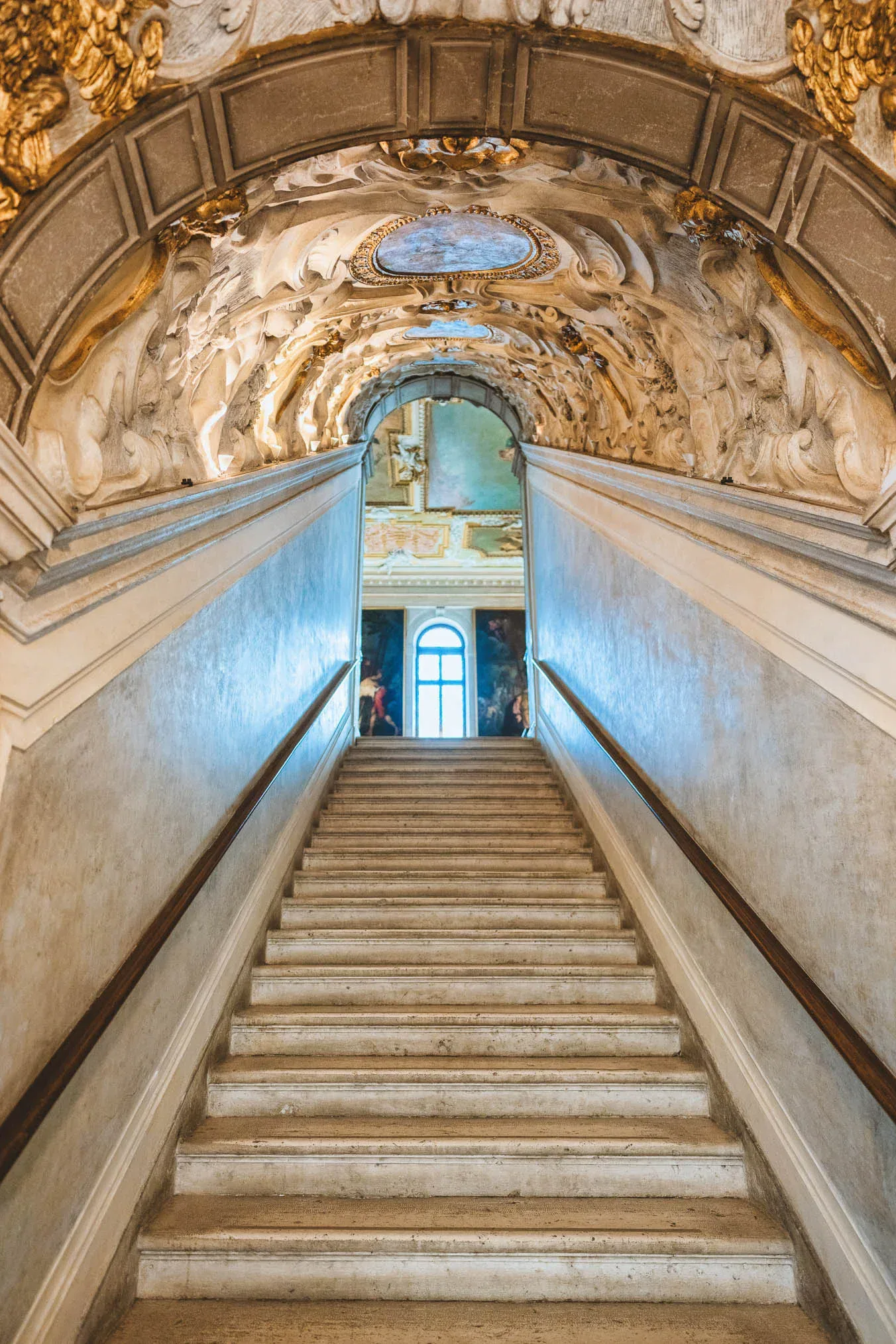 Venice wedding at Scuola Grande dei Carmini – artistic wedding detail