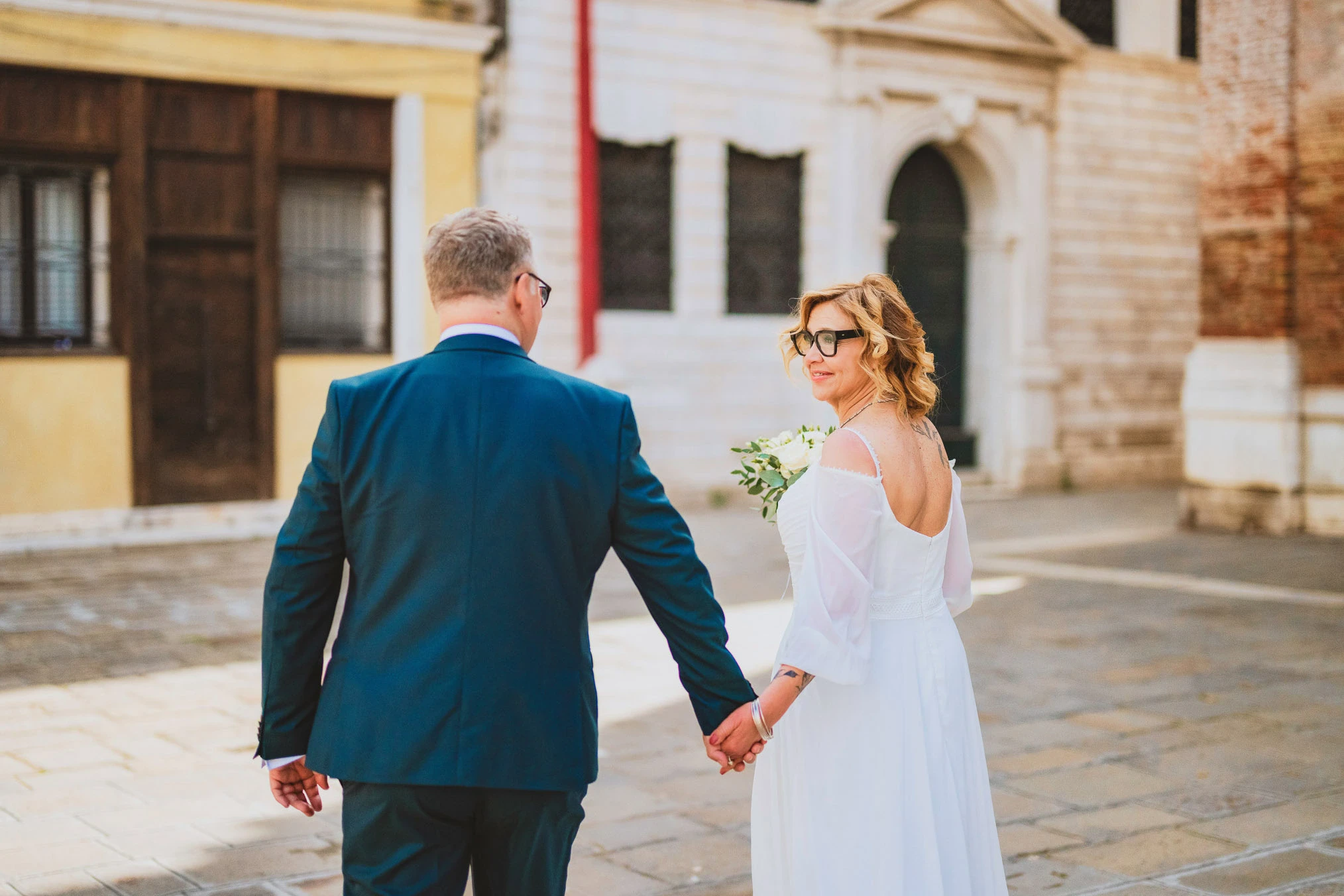 Venice wedding at Scuola Grande dei Carmini – couple portraits in Dorsoduro