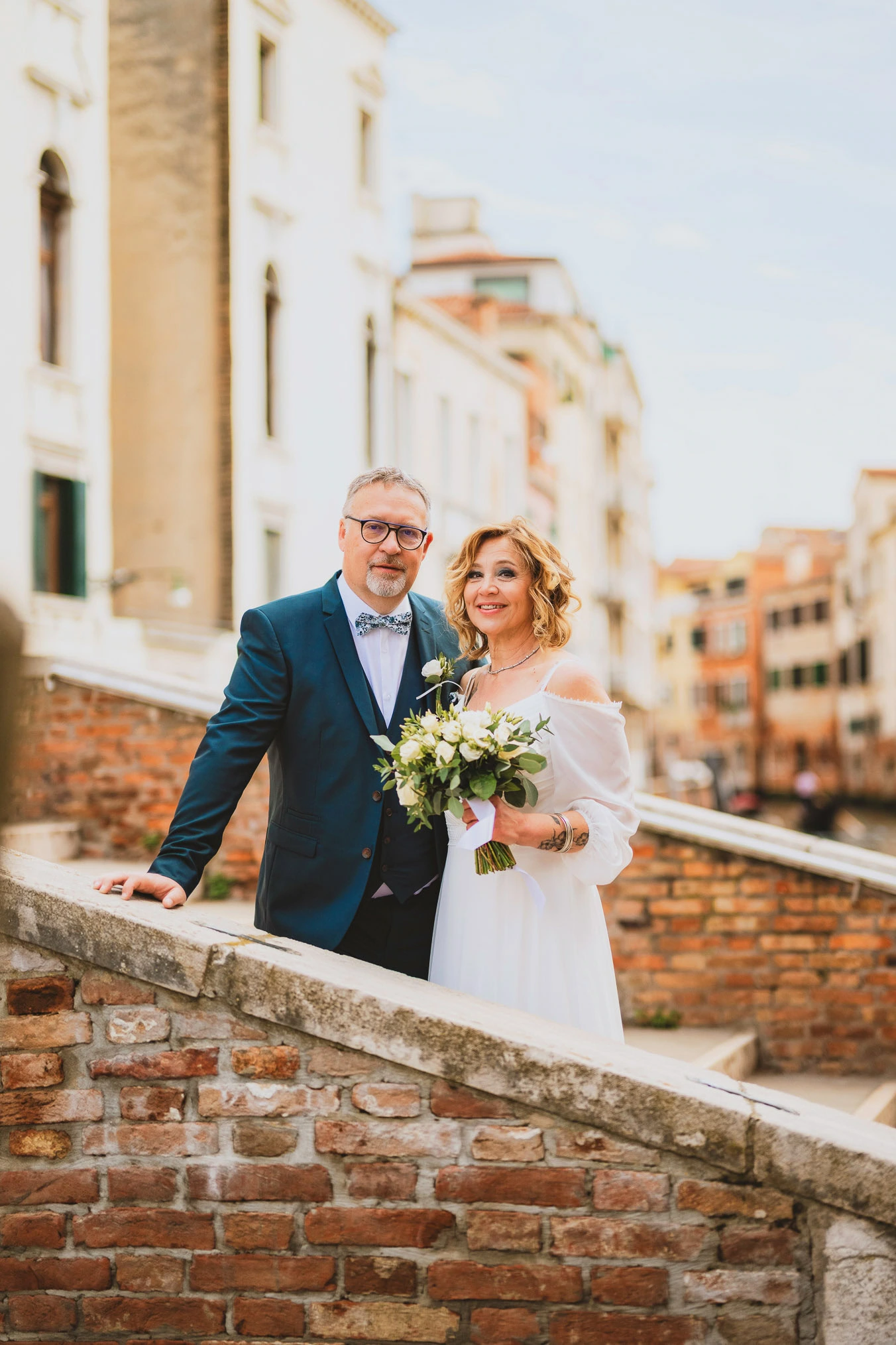 Venice wedding at Scuola Grande dei Carmini – couple portraits in Dorsoduro
