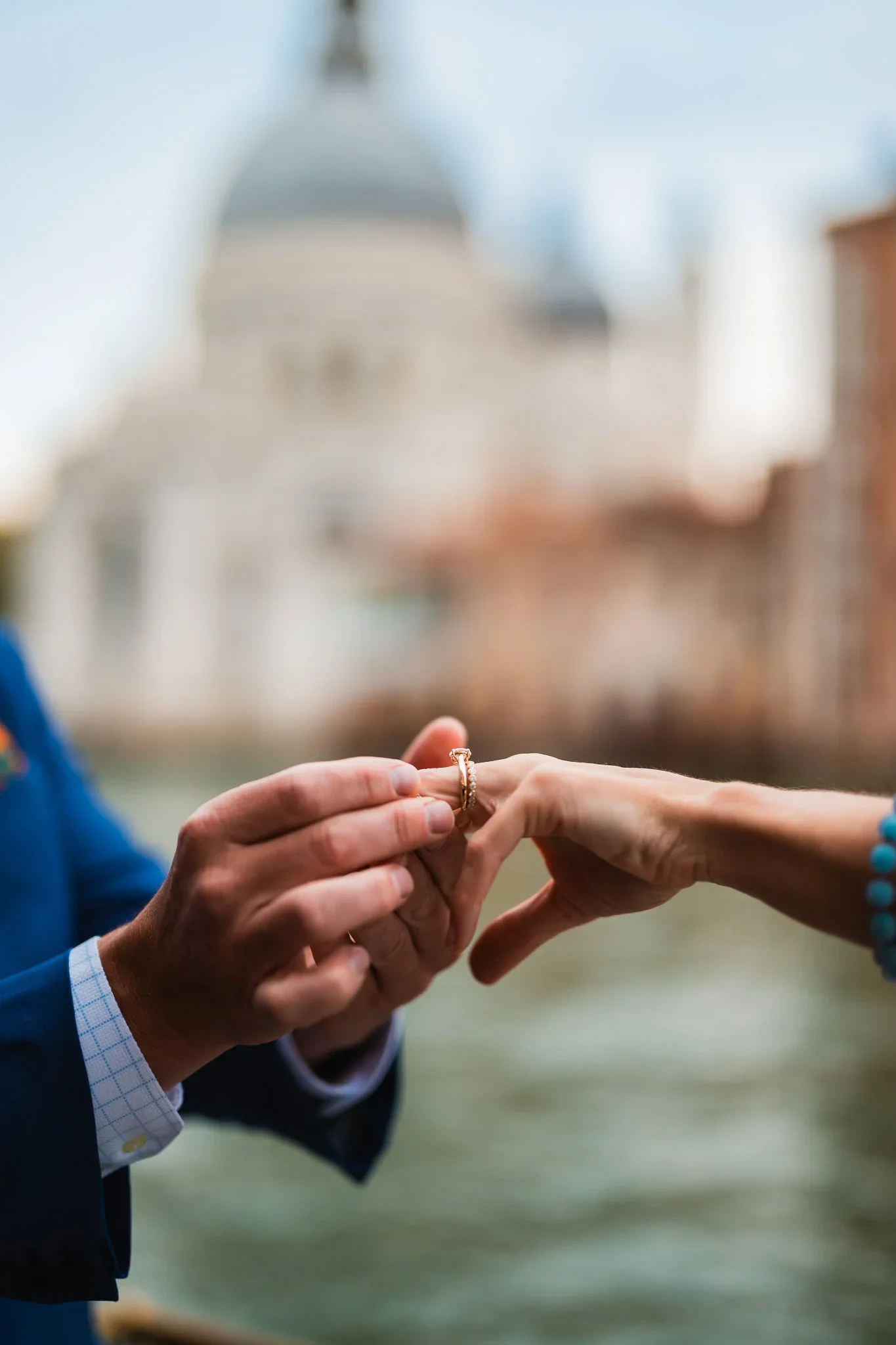 symbolic elopement photography in Venice with ring exchange