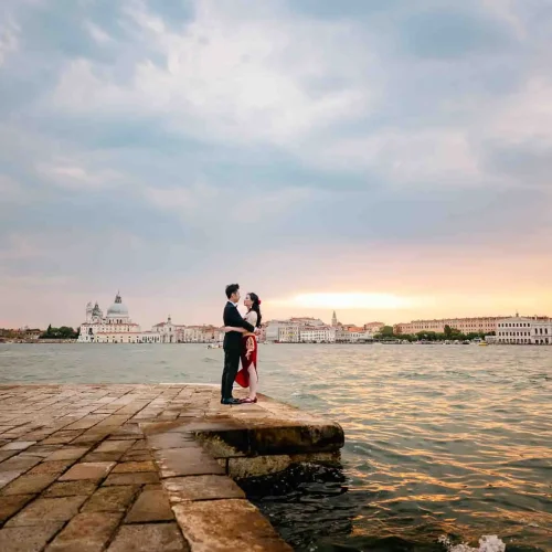 Venice-Honeymoon-Photography (12) Honeymoon couple portraits at San Giorgio Maggiore, Venice