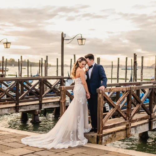 Venice-Honeymoon-Photography (20) Honeymoon photoshoot in Venice at the end of the day