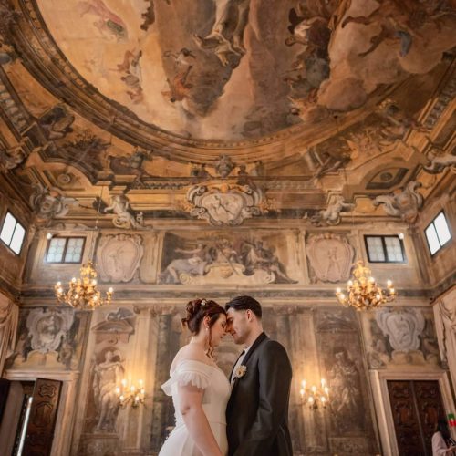 symbolic-wedding-ceremony-sala-della-musica-ca-sagredo-venice (35) Symbolic wedding ceremony in the Sala della Musica at Ca’ Sagredo Venice